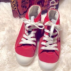 GEOX men’s red high top canvas Geox sneakers IMPORTED men’s size 8 Unisex